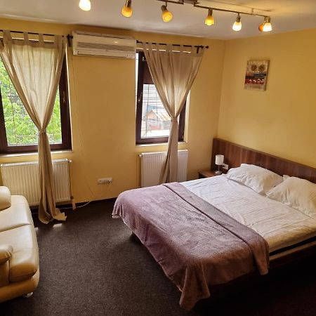 Casa Romana Lägenhet Ploieşti Exteriör bild